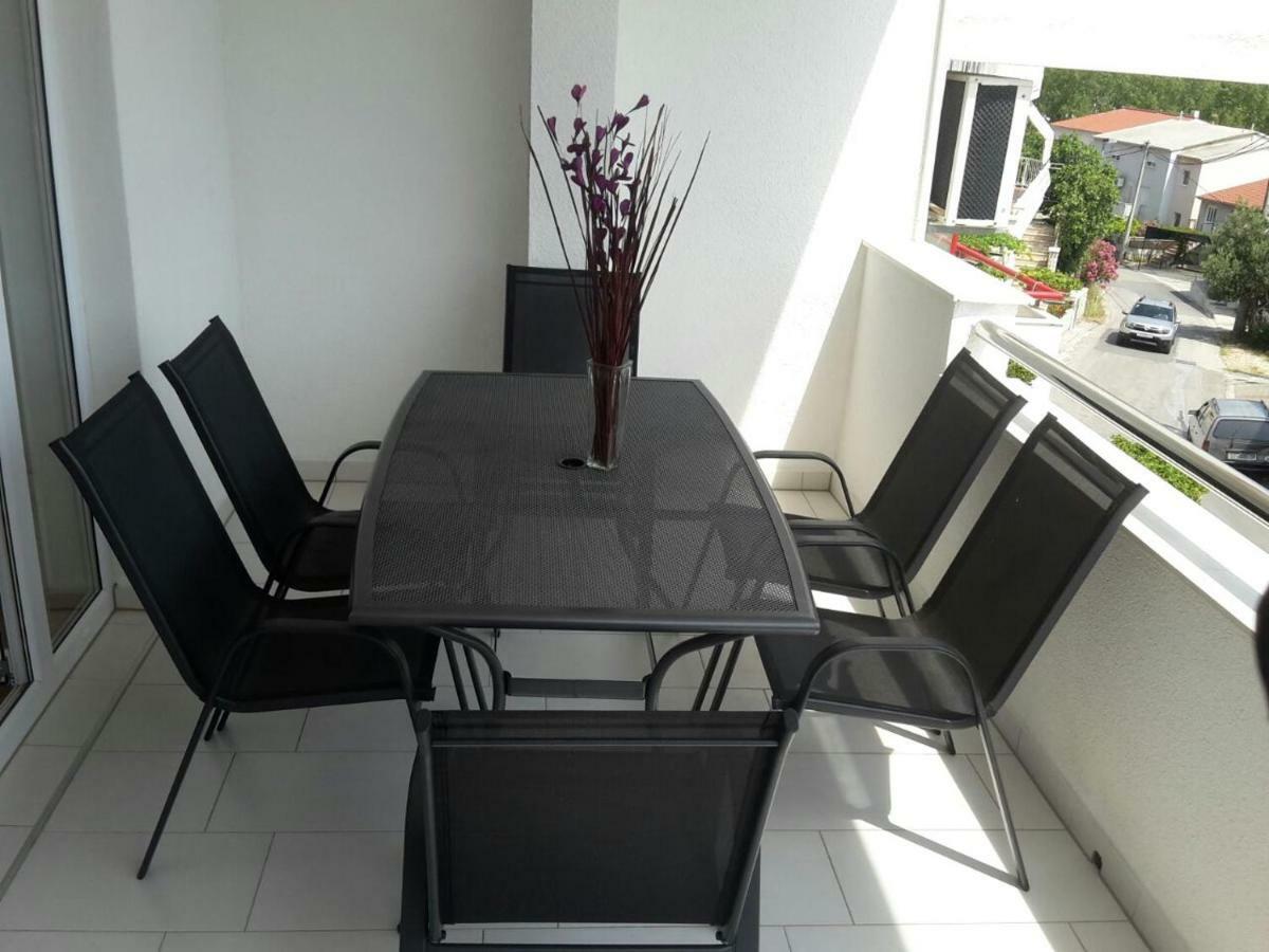 Apartman Mira- Omiš Extérieur photo