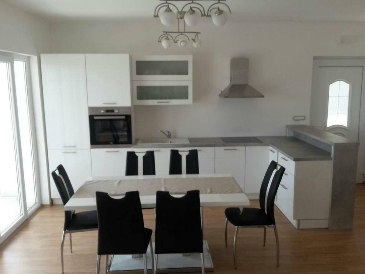 Apartman Mira- Omiš Extérieur photo