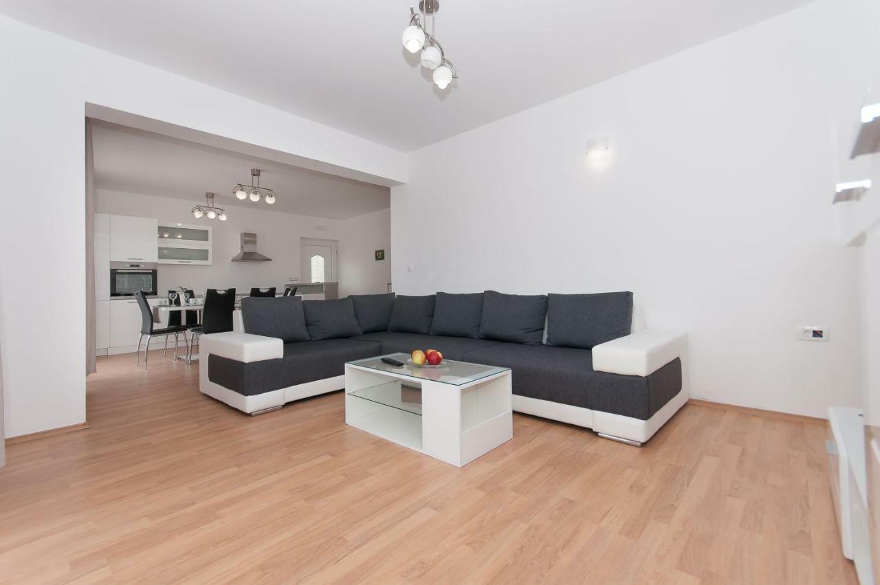Apartman Mira- Omiš Extérieur photo