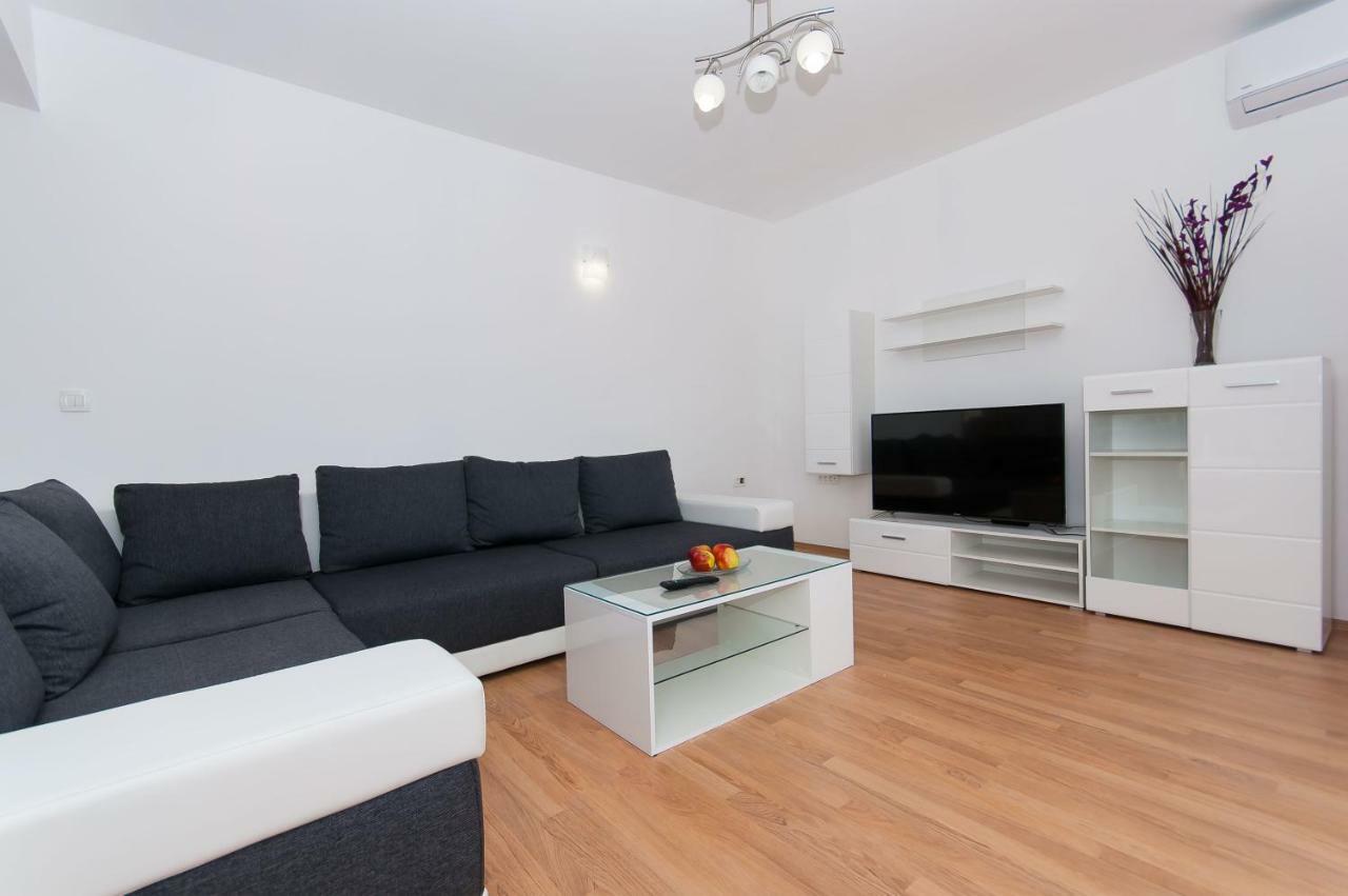 Apartman Mira- Omiš Extérieur photo