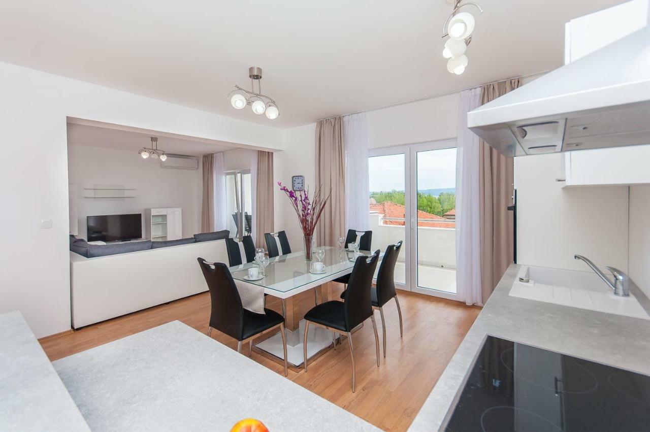 Apartman Mira- Omiš Extérieur photo